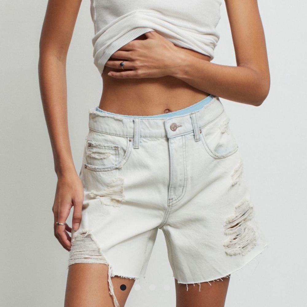 NWT BDG Dropped Rise Distressed Denim Shorts Sz 27